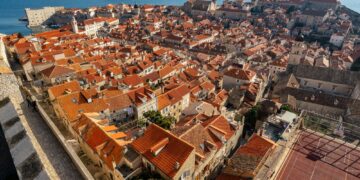 Step into history with our guide to walking Dubrovnik Old Town's ancient city walls, offering breathtaking views of the Adriatic