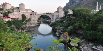 Visit Mostar Old Bridge, a symbol of unity and resilience. A must-see UNESCO site in Bosnia and Herzegovina.