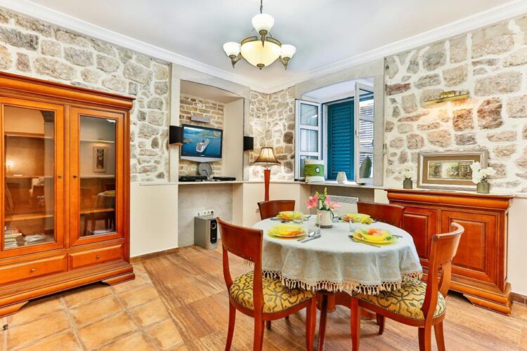 367 Apartment