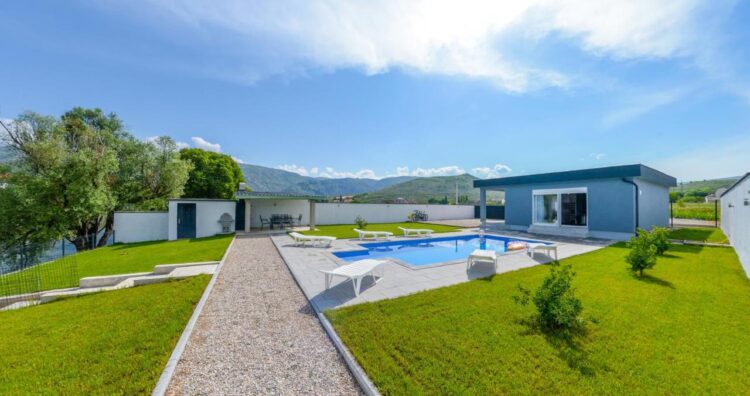 Sweet Retreat on Buna River