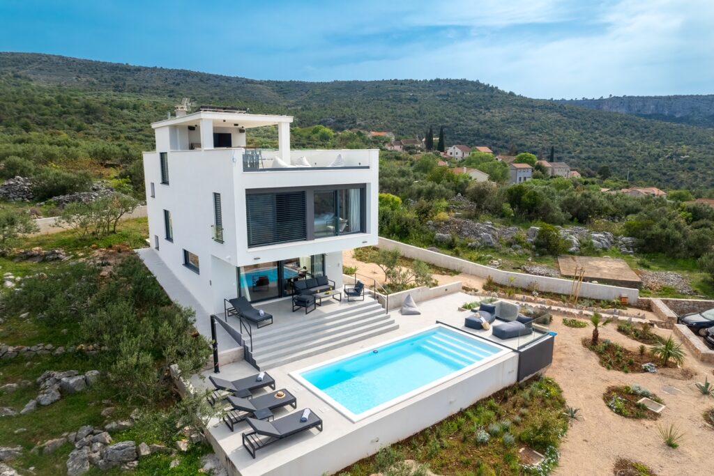 Discover the Enchanting Villa Aura: A Hidden Gem in Selca