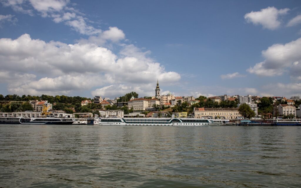 Belgrade, Serbia — Beautiful view of Belgrade's old town skyline and waterfront with clear summer skies.