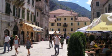 Kotor, Montenegro — Arms Square in Kotor, Montenegro